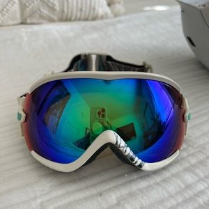 Smith Virtue ChromaPop women’s snow goggles